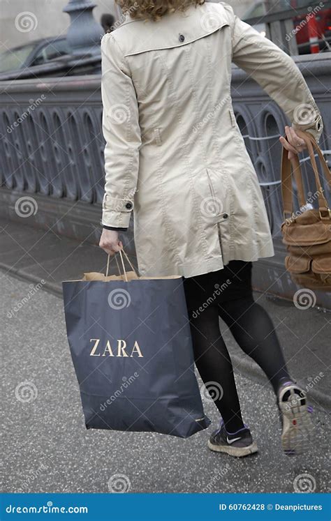 zara shopping shopper